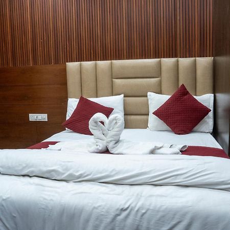 Hotel Sun Grand アーグラ エクステリア 写真