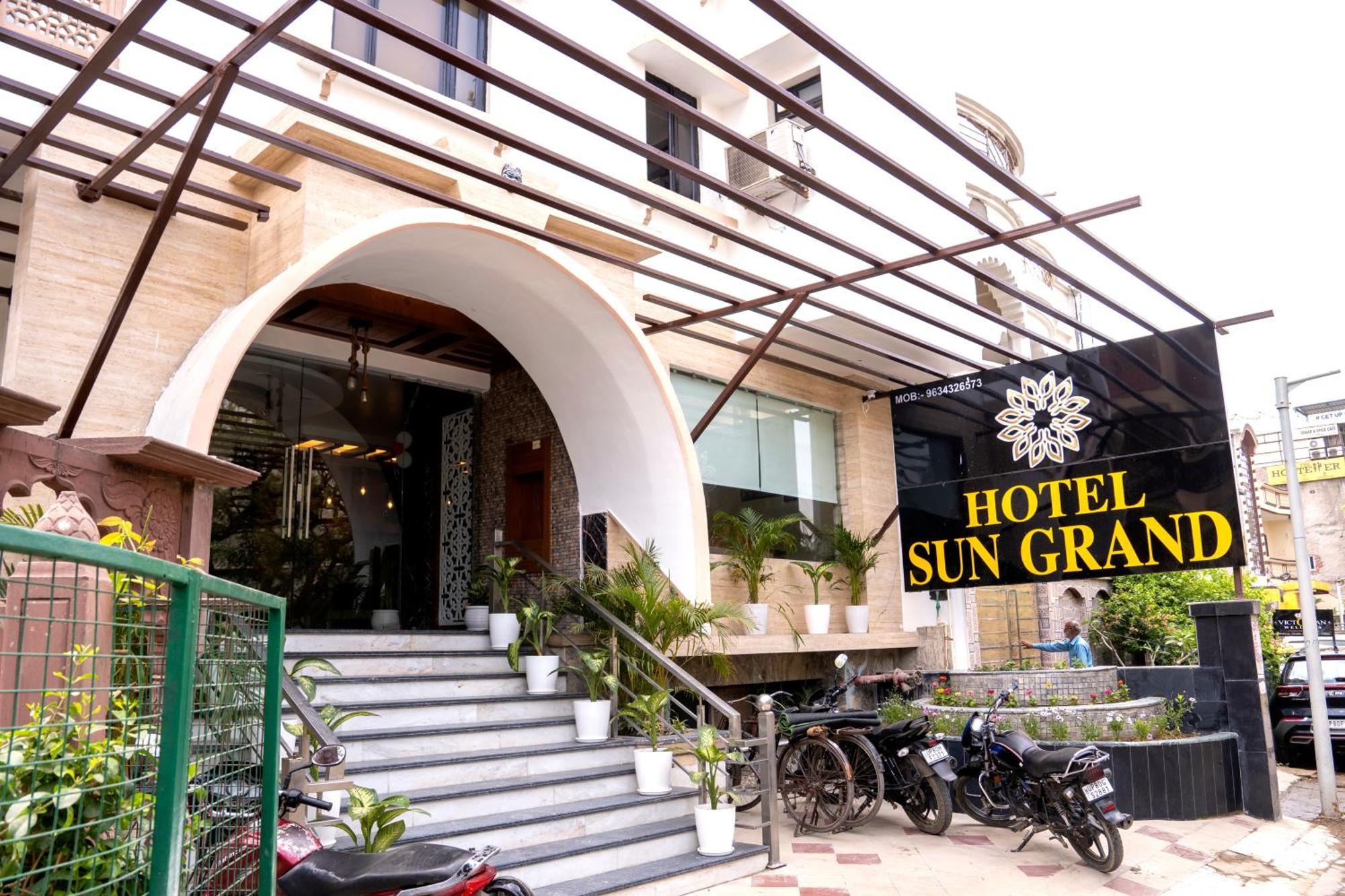 Hotel Sun Grand アーグラ エクステリア 写真