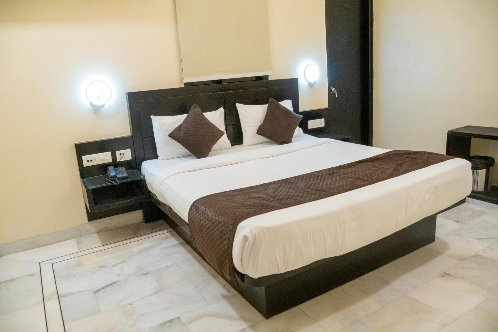 Hotel Sun Grand アーグラ エクステリア 写真